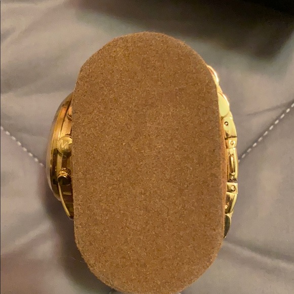 Michael Kors Women’s Runway Watch - Picture 4 of 10